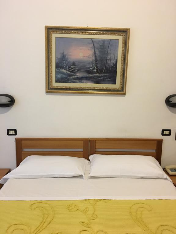 Hotel Dora Turijn Buitenkant foto