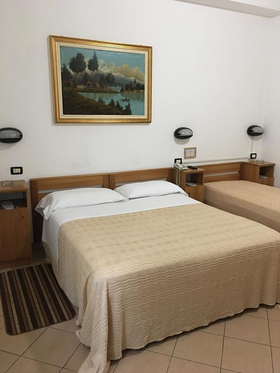 Hotel Dora Turijn Buitenkant foto