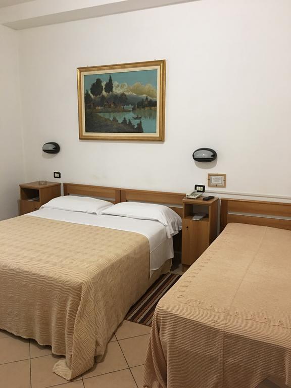 Hotel Dora Turijn Buitenkant foto